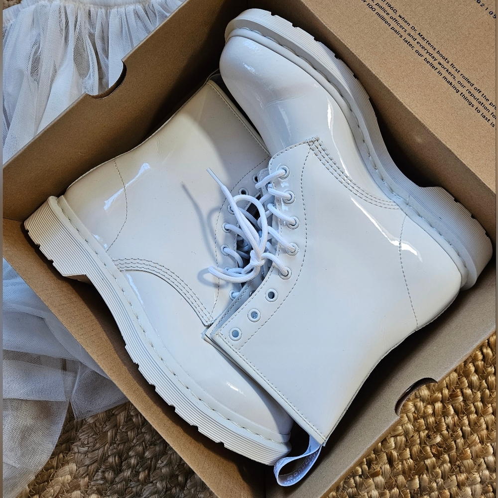 Dr. Martens 1460 Mono Patent White Lamper Ladies Size 11